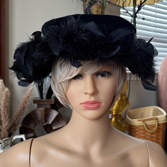 Vintage Lord & Taylor Black Velvet Kentucky Derby Wide Brim Feathers Dress Hat main image 11